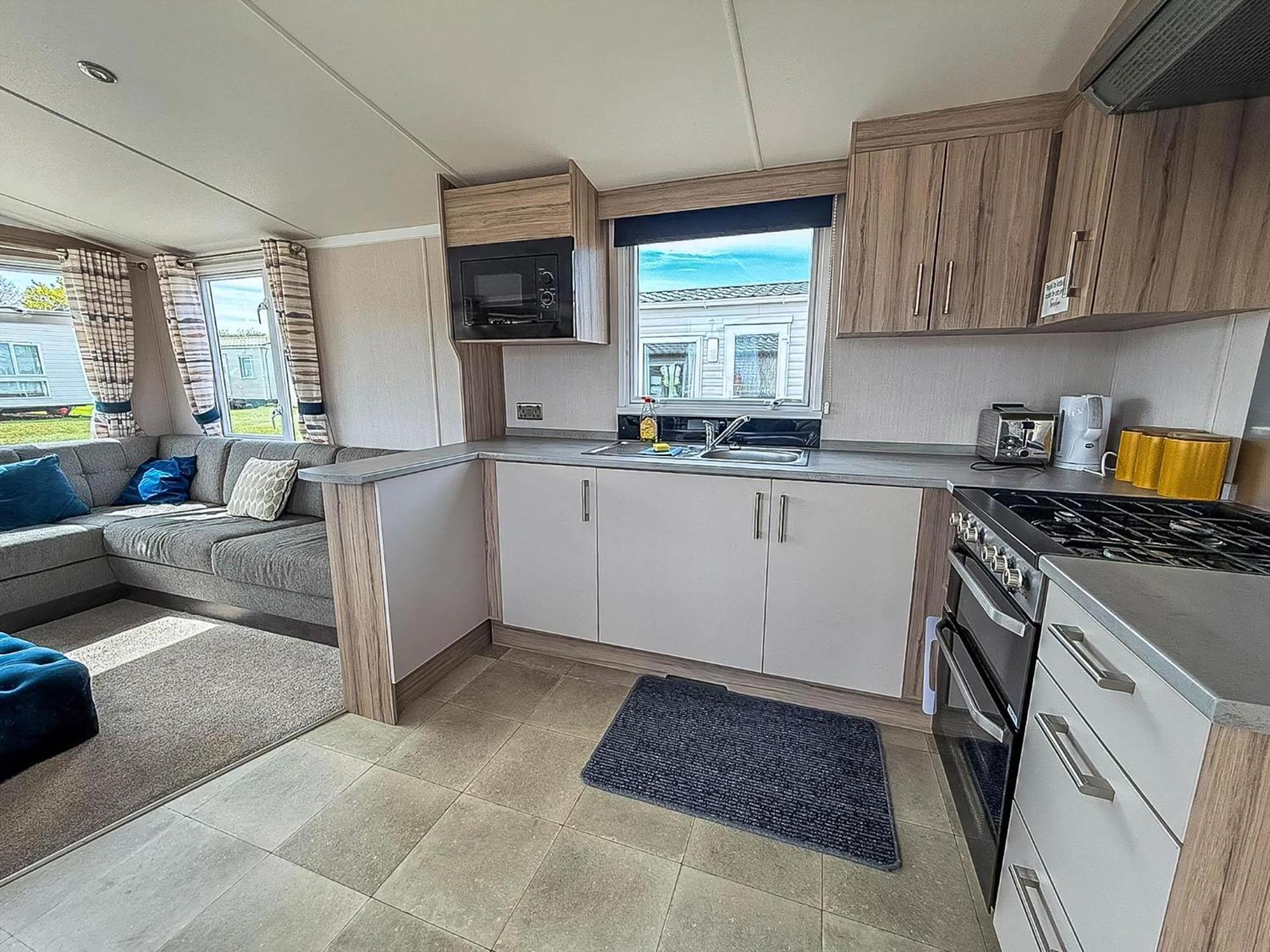 לאות' 6 Berth Caravan With Decking At Sunnydale Holiday Park Ref 35243Kg מראה חיצוני תמונה