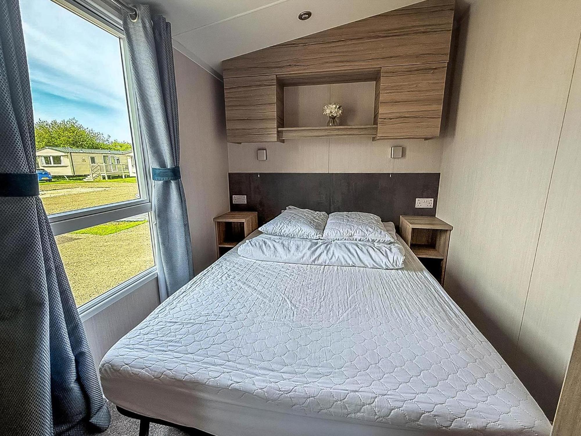 לאות' 6 Berth Caravan With Decking At Sunnydale Holiday Park Ref 35243Kg מראה חיצוני תמונה